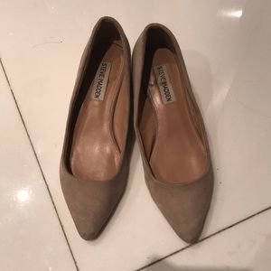 Taupe Steve Madden pumps